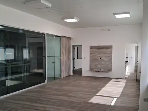 Oficina 3 ambientes con 3 baños