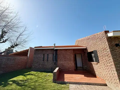 Casa 6 ambientes con 3 baños