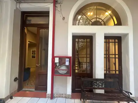 Hipólito Yrigoyen 900