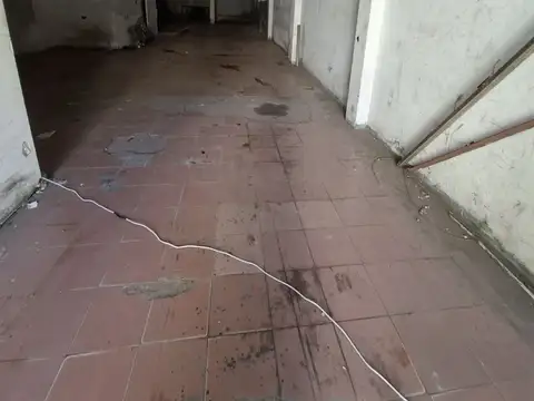 Galpon en Venta 32,44  mts Fondo
