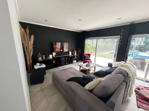 Casa en Alquiler en Las Golondrinas, USD 2.500
