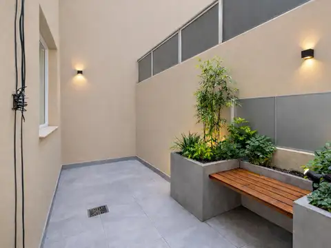 PH en venta a reciclar con patio en Almagro apto profesional