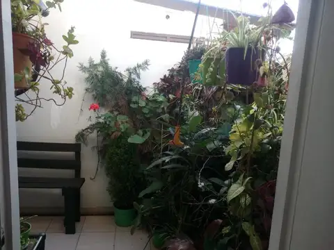 *CASA PH EN 1ER PISO POR ESCALERA, DE 3 AMB. CON PATIO  *VENTA DIRECTA 