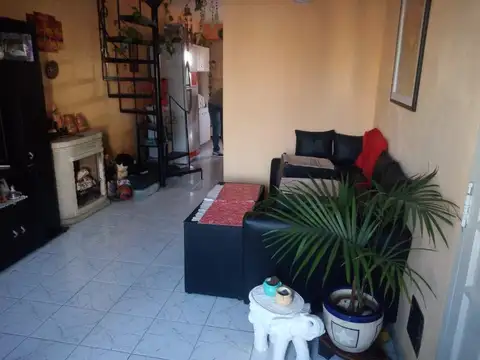 Depto Tipo Casa en Venta de 3 ambientes