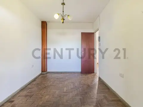 Casa 5 ambientes con 1 baño