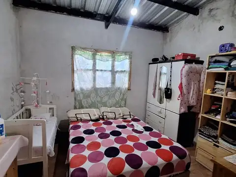 Casa 2 ambientes con 1 baño