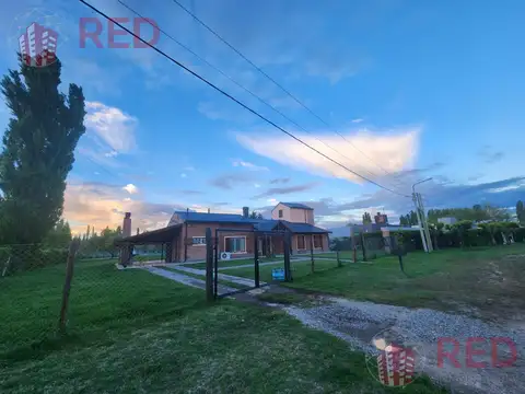 Casa 6 ambientes con 2 baños