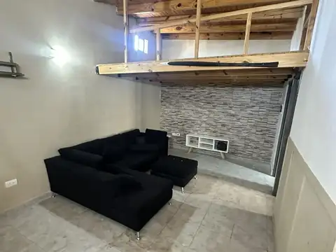 Casa en Alquiler con 2 cocheras