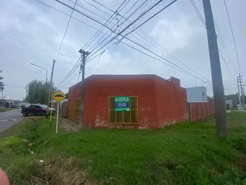 Lote amplio con local comercial en esquina del Juan XXIII - Lujan