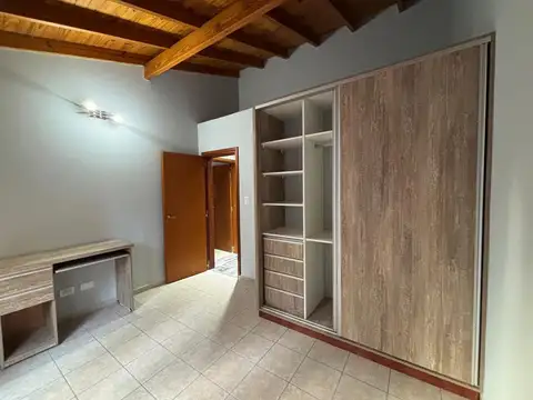 Depto Tipo Casa en Alquiler en San Antonio de Padua, $ 900.000