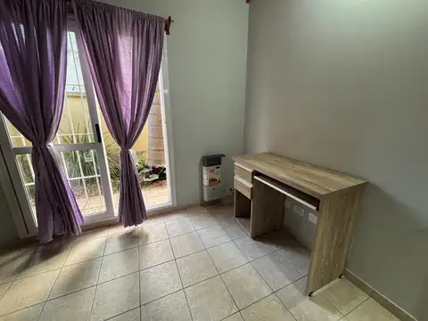 Depto Tipo Casa en Alquiler en San Antonio de Padua, $ 900.000