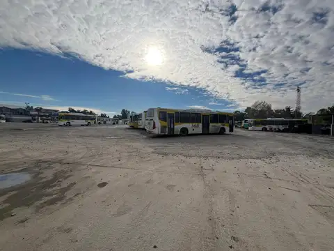 Av. 12 de octubre esquina Mosconi