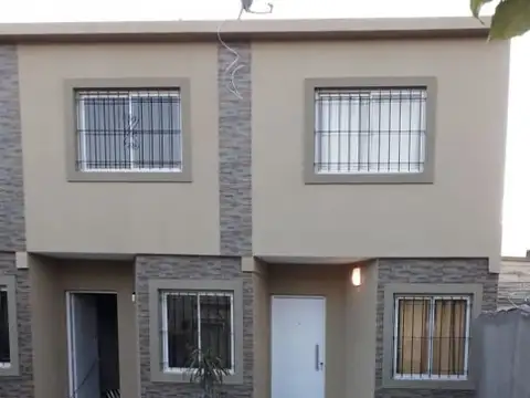 7 3400, Piso 1