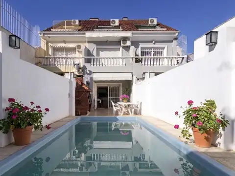 Venta Triplex 5 ambientes con patio y pileta, 3 cocheras, Saavedra