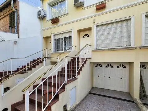 Depto Tipo Casa 5 ambientes con 2 baños