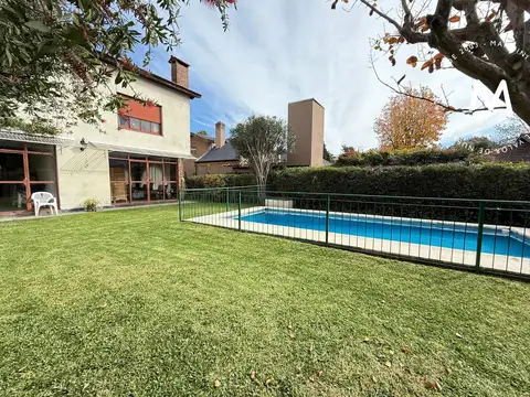 Casa en Venta en Garin, USD 159.000