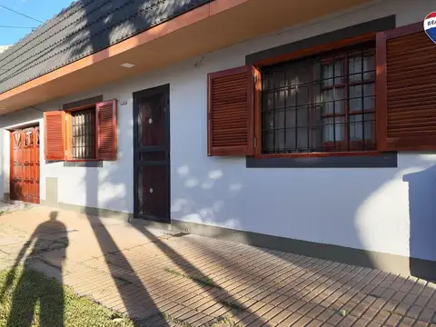Casa 3 ambientes con 2 baños