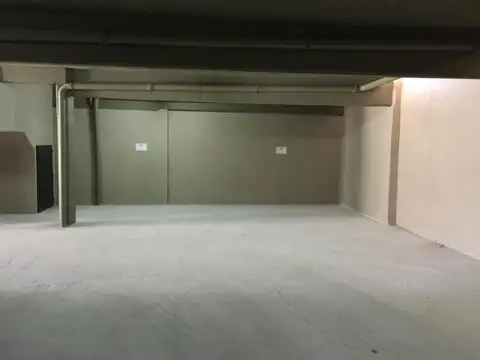 AMPLIA COCHERA EN VENTA EN CALLE LAVALLE 685 EN ROSARIO