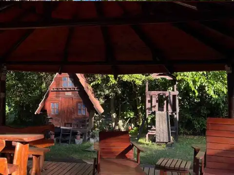 Casa quinta en Villa Elisa con parque, pileta cubierta y quincho