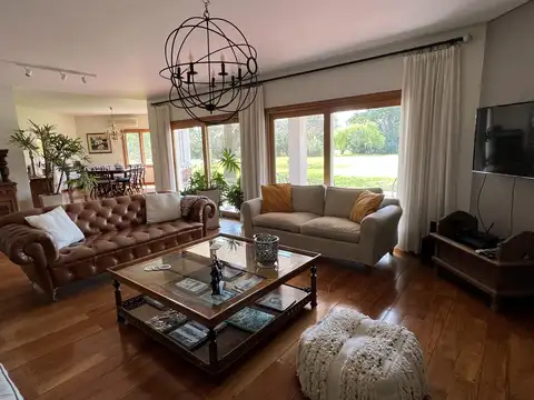 Casa en Venta en La Esperanza C. De Campo, USD 485.000