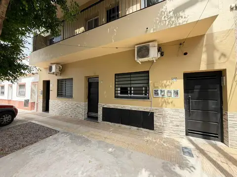 Departamento de 2 ambientes con Patio.