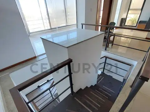 OFICINAS COMERCIALES SOBRE RUTA 8 | VENADO TUERTO + DEPÓSITO