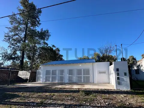 238 ENTRE 496 Y 498 - CASA DE 2 DORMITORIOS + 2 LOCALES EN VENTA, RUTA 2 KM 52, ABASTO.