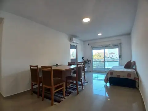 Departamento en Alquiler en Villa Ballester, $ 850.000