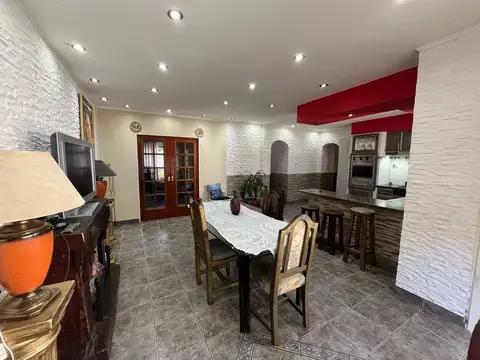 Casa 4 ambientes con 3 baños