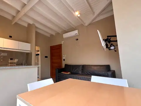 Hipolito Bouchard 700