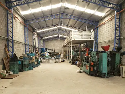 Galpon en Alquiler 52  mts Fondo