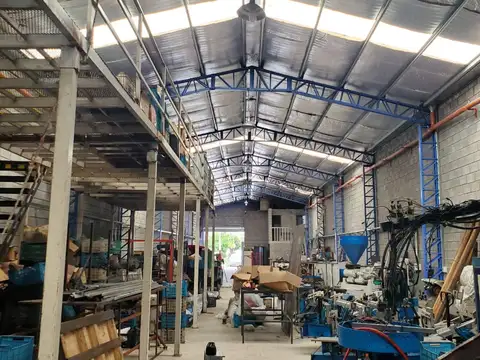 Galpón en alquiler en Lomas del Mirador