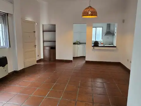 Casa 3 Amb. en Lote Propio y en Esquina