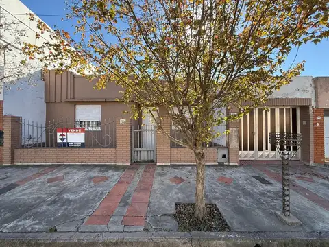 VENTA CASA 2 DORM + DEPTO,  BARRIO VELEZ SARSFIELD