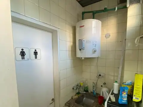 VENTA LOCAL + DEPARTAMENTO SOBRE AVENIDA KENNEDY