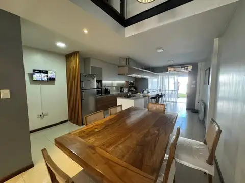 Depto Tipo Casa en Venta con 1 cocheras