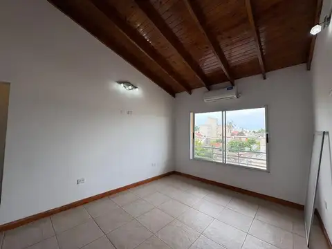 Ubaldo Fernandez 700, Piso 2°