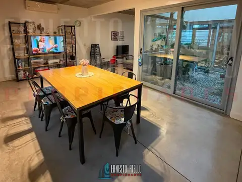 Casa 4 ambientes con 2 baños
