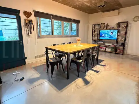 Casa en Alquiler con 1 cochera