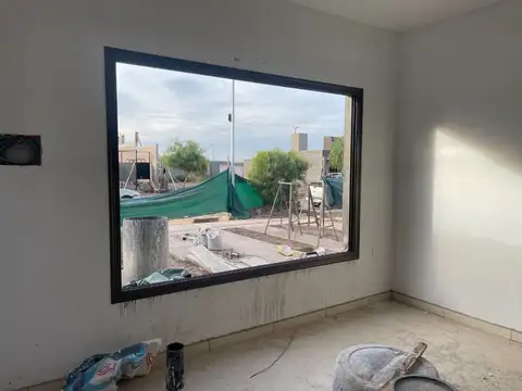 Casa 2 ambientes con 1 baño