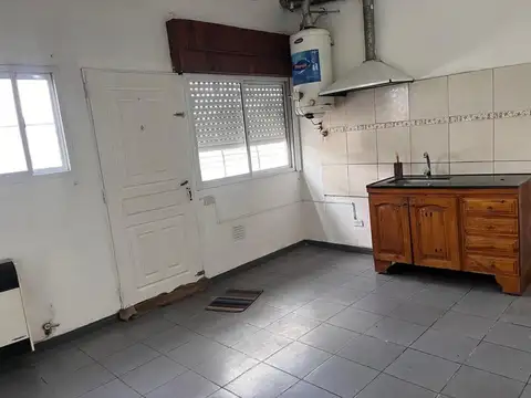 Departamento en Alquiler en Villa Santos Tesei, $ 450.000