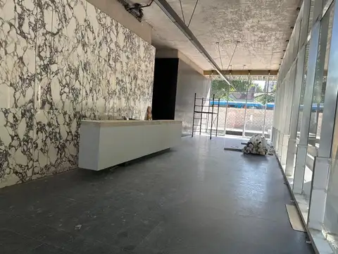 Oficina en Alquiler con 2 cocheras