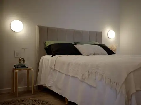 Casa de 4 dormitorios con cochera, quincho, jardín y pileta