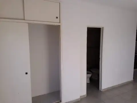 Departamento en Alquiler en Villa Del Parque, $ 200.000