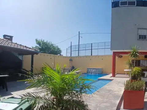 VENTA COMPLEJO COMERCIAL Y TURISTICO - 3 DEPARTAMENTOS CON QUINCHO - PISCINA - PERMUTA Y FINANCIA  