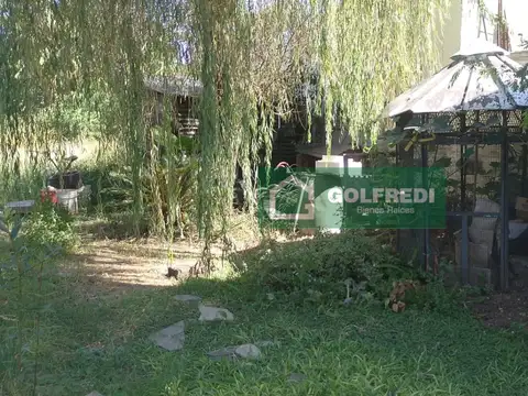 Propiedad en amplio lote