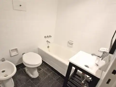 Venta monoambiente con gran balcón y vista panorámica.