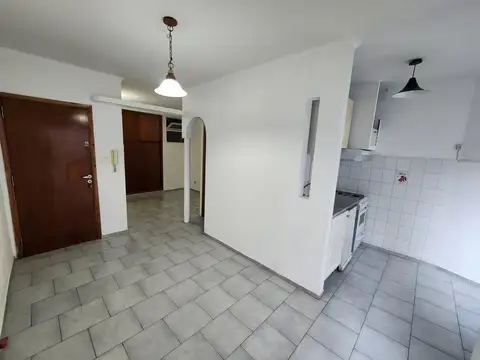 Venta Monoambiente Rosario Alvear y Mendoza Amplio Primero de Escalera Apto Credito Facultades UNR