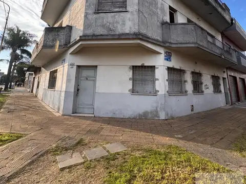 Depto Tipo Casa en Venta 50 años