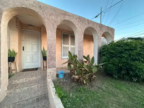 Casa 7 ambientes con 4 baños